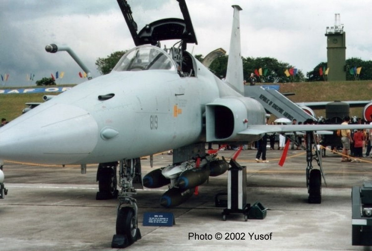 Vi sao Singapore van thich dung tiem kich F-5 du co F-16?-Hinh-8